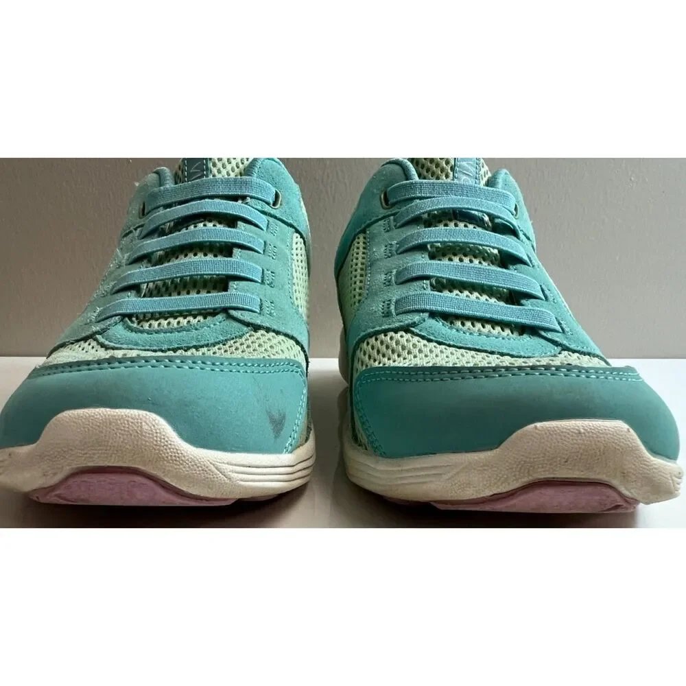 Vionic Women's Agile Zesta Walking Sneaker. Size 7.5.